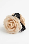 Haarklem met beige stoffen roos op zwarte klem – productfoto op witte achtergrond